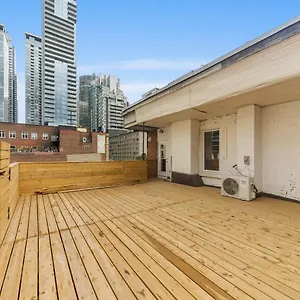https://majestic-3-bedrooms-3-baths-sleep-10-aaa-location.hotels-in-montreal.org