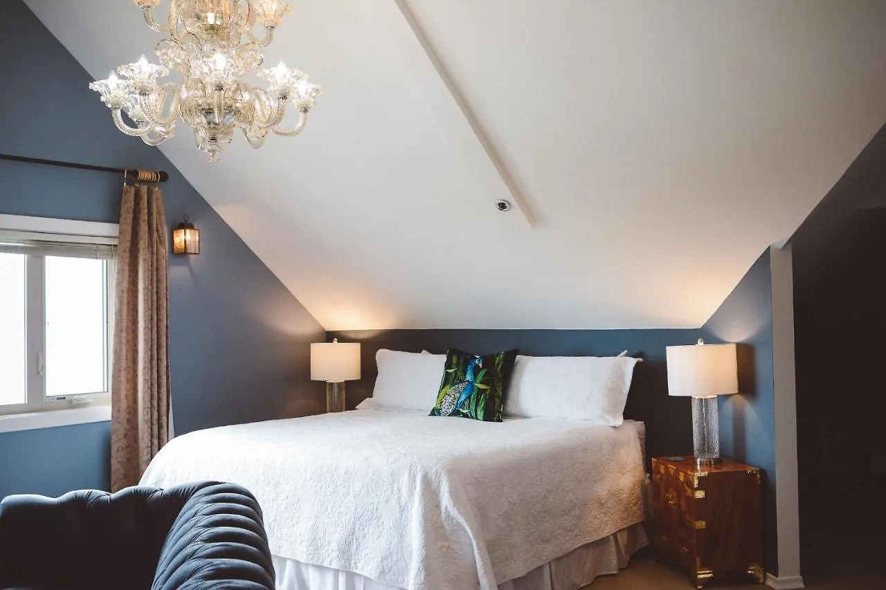 Dashwood Manor Seaside Bed & Breakfast Canada